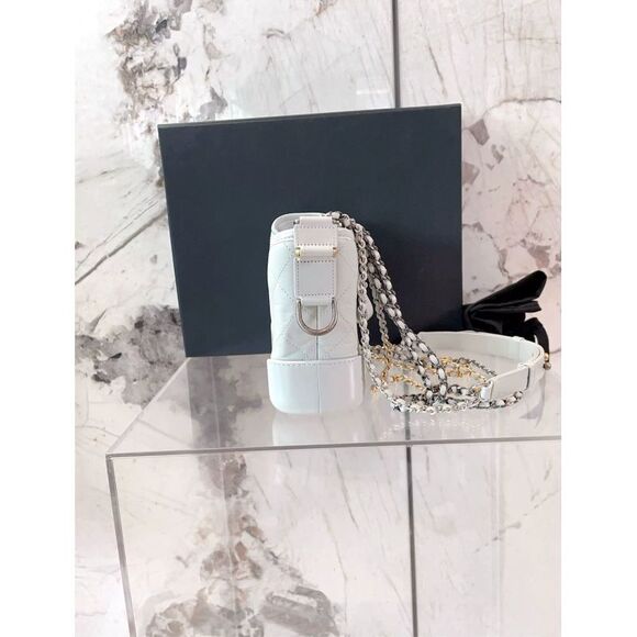 Chanel Women Pre-Loved Bag Very Good Condition - Picture 3 of 9